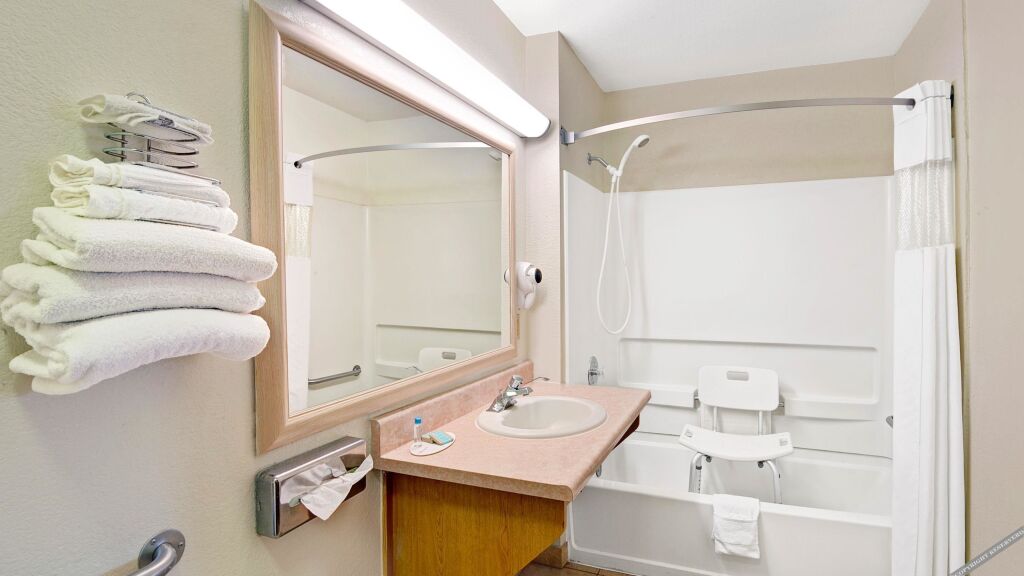 Magnuson Hotel El Paso West - photo 11