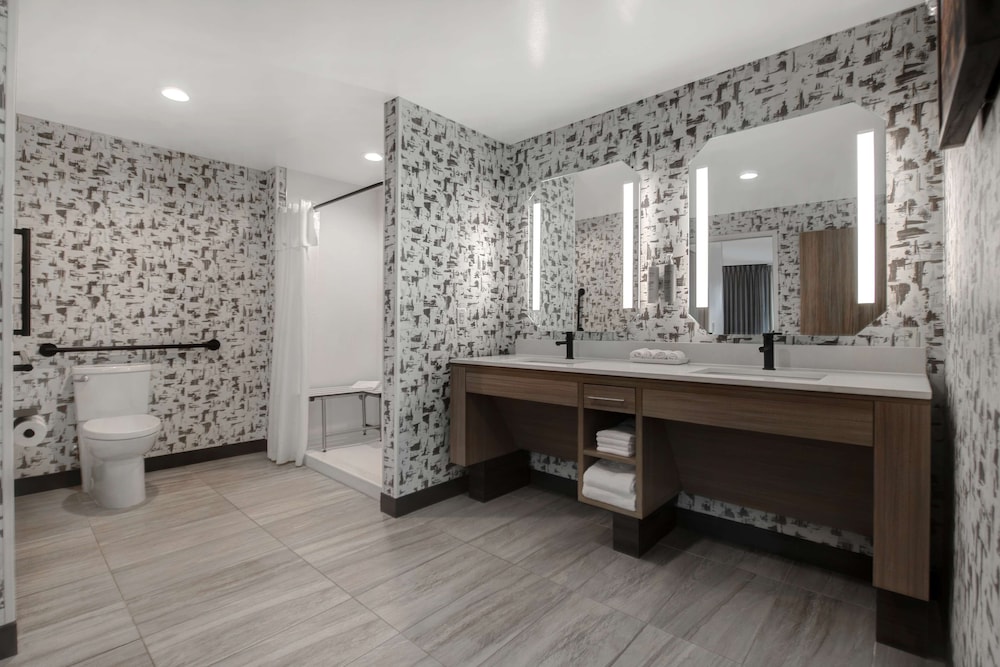 Home2 Suites by Hilton Anderson Downtown - photo 33