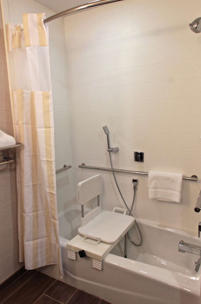 Hilton Garden Inn Victoria - photo 25