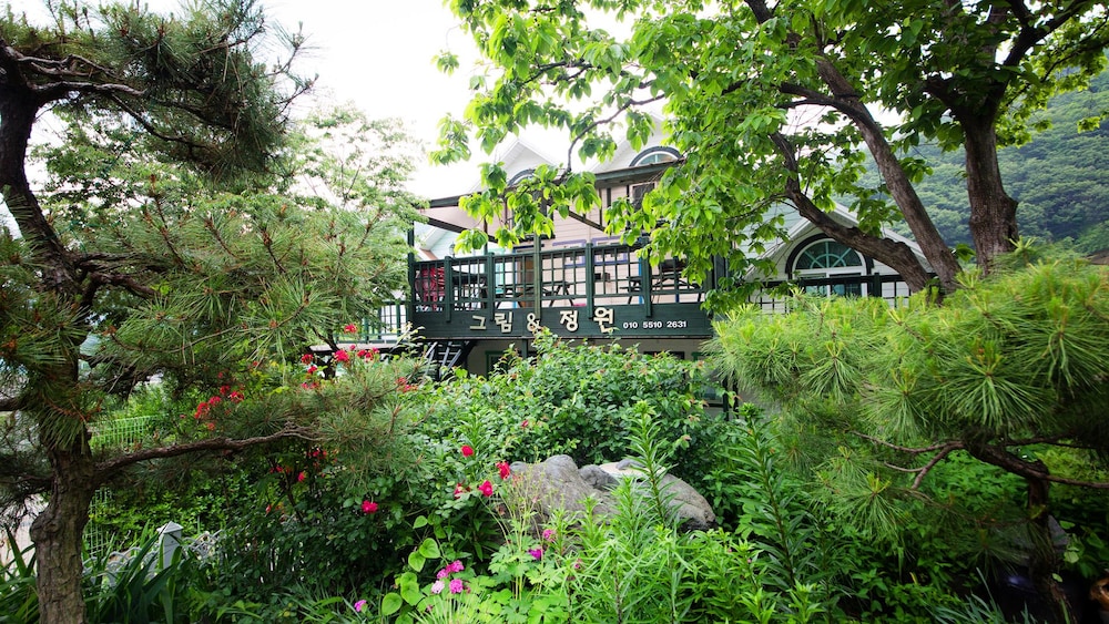 Baenae Gol Picture And Garden Pension 9294703 — Yangsan