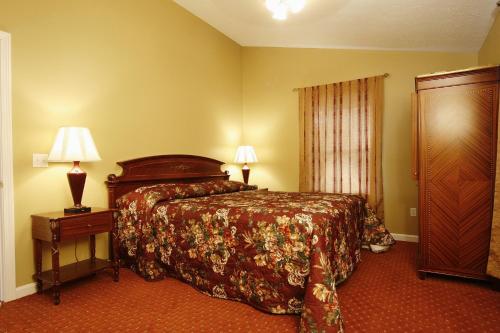 Exit 5 Motel and Cottages - photo 48