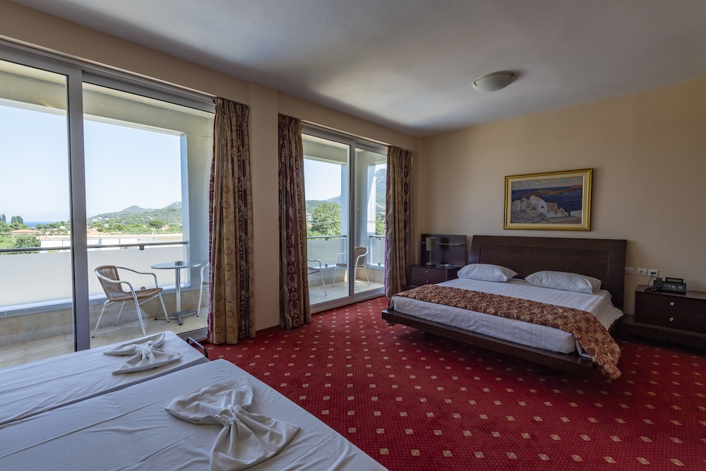 Dolphin Resort Hotel & Conference — Oropos — photo 4