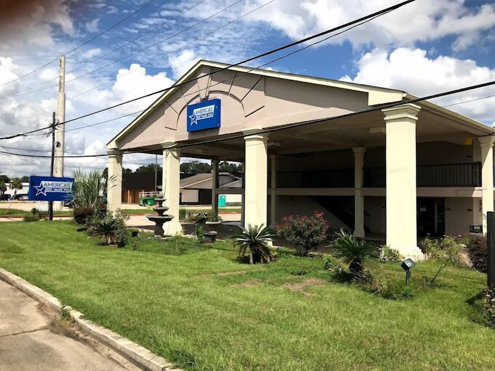 Regency Inn - carbon neutral hotel in Baton Rouge