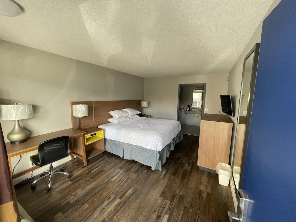 Rodeway Inn Owensboro South - photo 12