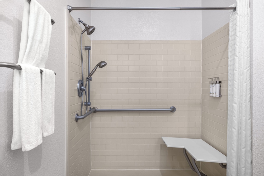 Candlewood Suites Alexandria by IHG - photo 15
