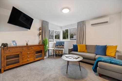 Comfortable 2 Bedroom Unit Very Close to Town — 4-Star Luxury Hotel in Queenstown, New Zealand