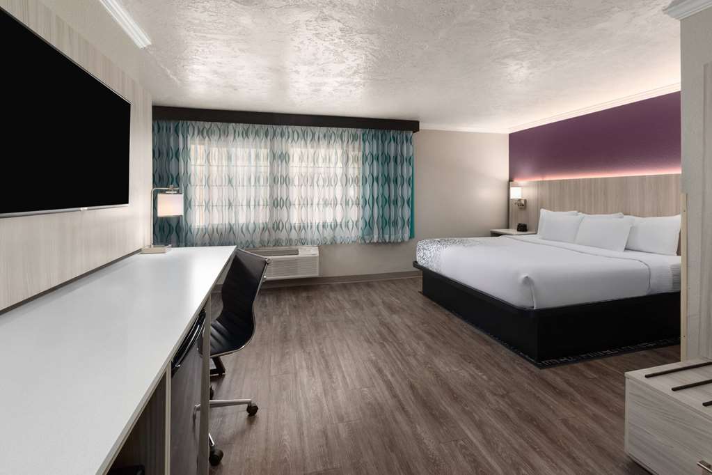 La Quinta Inn & Suites by Wyndham North Orem - photo 11
