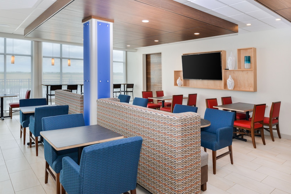 Holiday Inn Express & Suites Ogallala by IHG - photo 38