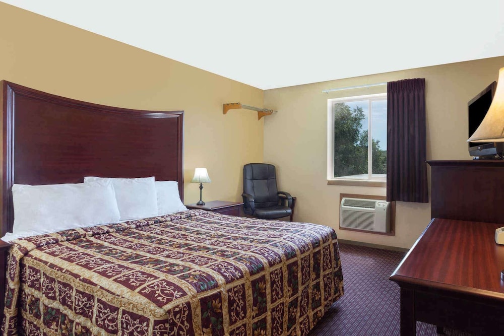 Super 8 by Wyndham Lewiston - photo 15