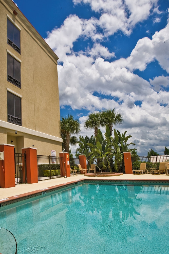 Holiday Inn Express & Suites Lake Placid by IHG - photo 40