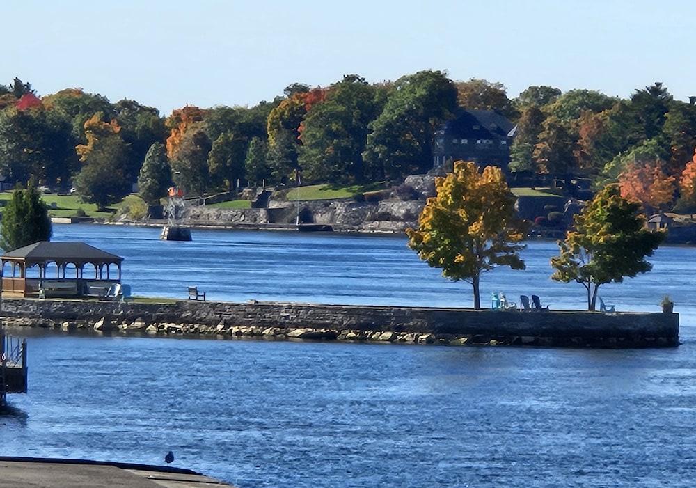 Capt. Thomson's Resort - photo 42