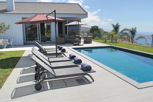 Luxury Calheta Villa Casa Calheta Heights 3 Bedrooms Stunning Sea Views — 4-Star Luxury Hotel in Calheta, Portugal