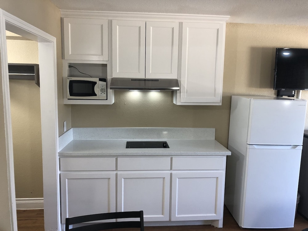 Luxury Inn & Suites - photo 17