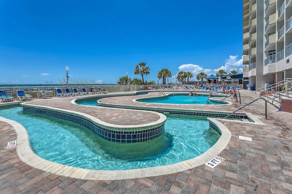 Steps to Beach: Bay Watch Resort Studio - photo 17