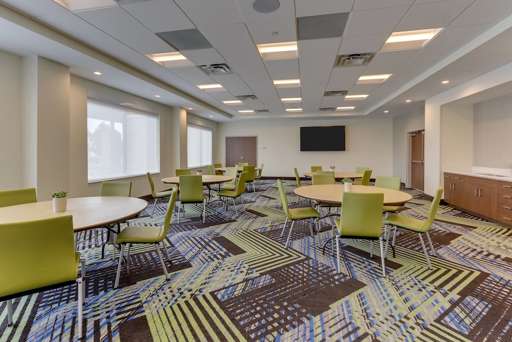 Holiday Inn Express Wilmington Porters Neck - photo 45