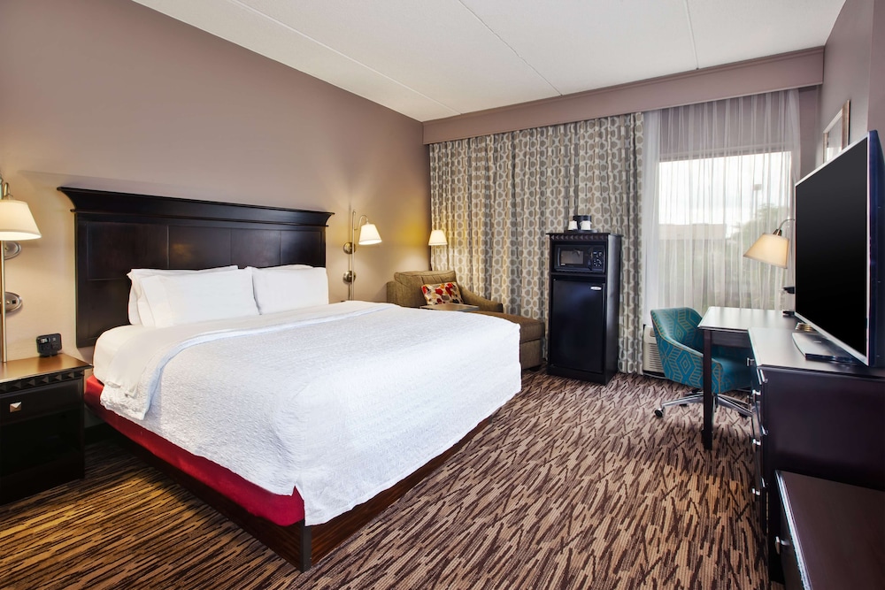 Hampton Inn & Suites Cleveland Airport Middleburg Heights - photo 13