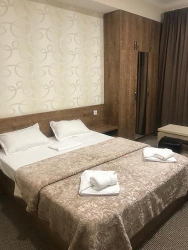 5 Rooms near 300 Aragveli metro station