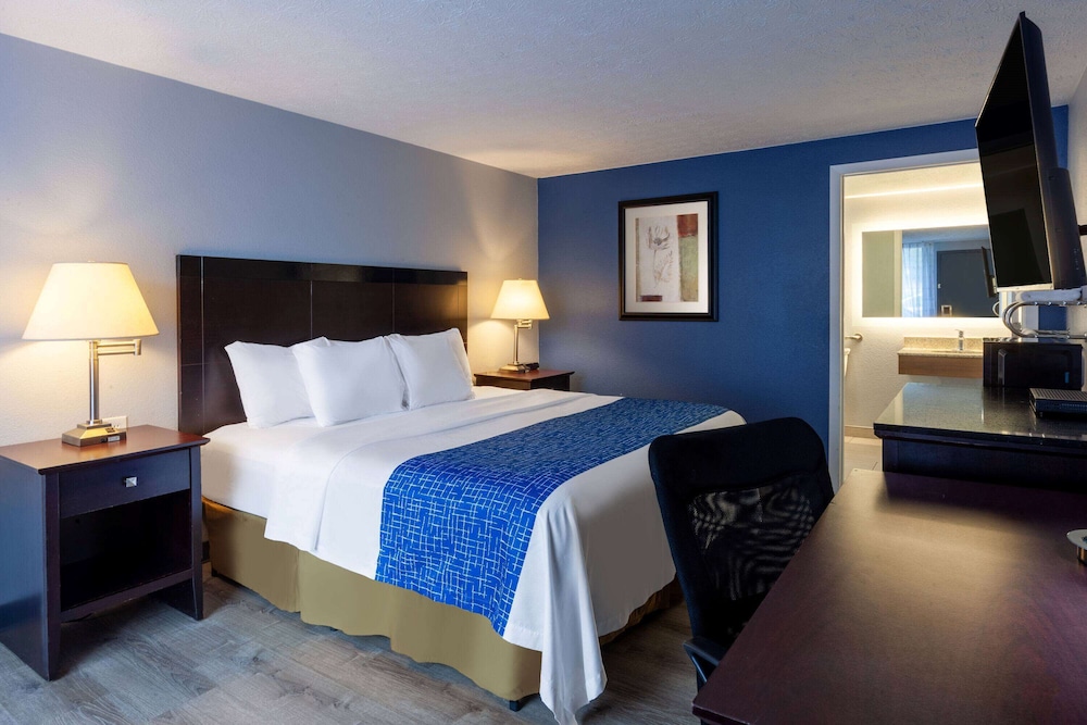 Travelodge By Wyndham Charles Town Harpers Ferry - photo 13