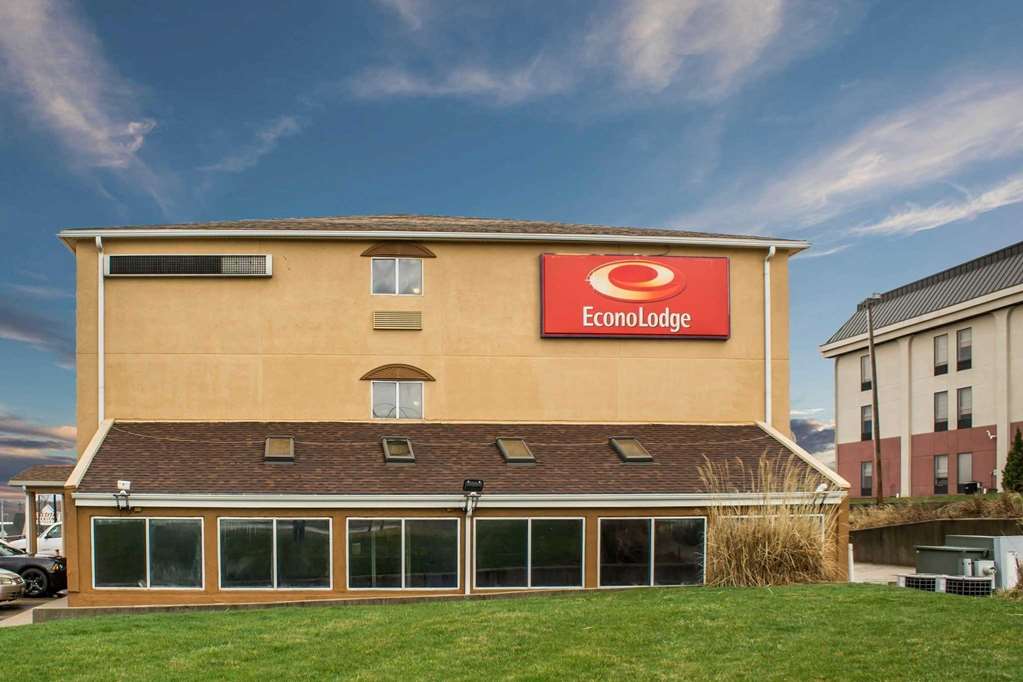 Econo Lodge Kent Akron West in Kent, United States