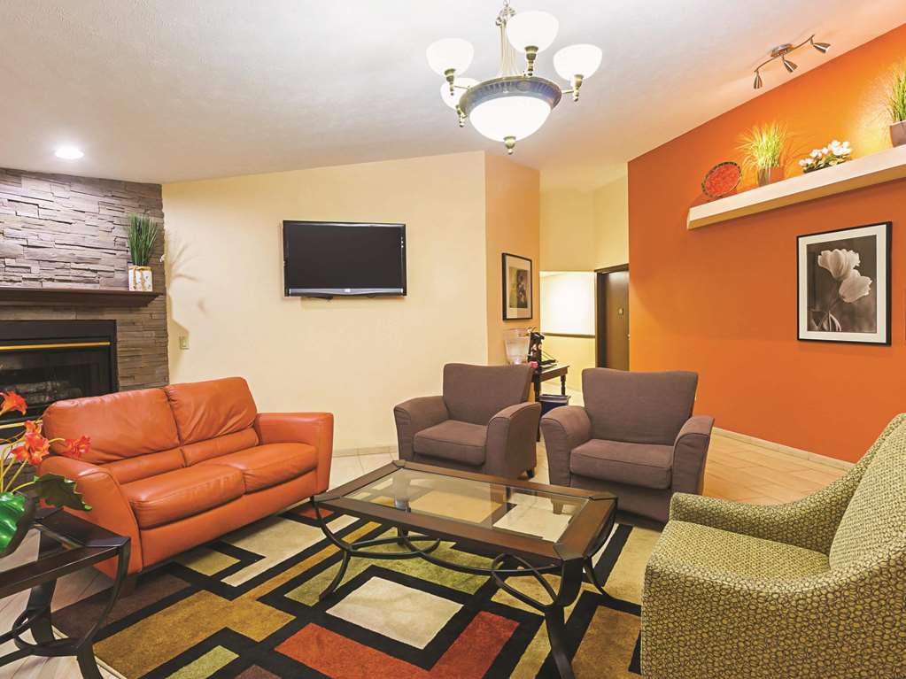 La Quinta Inn & Suites by Wyndham Woodburn - photo 6