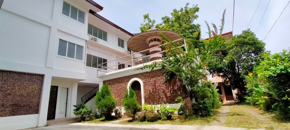 OYO 799 Ddd Habitat Iloilo in Iloilo, Philippines