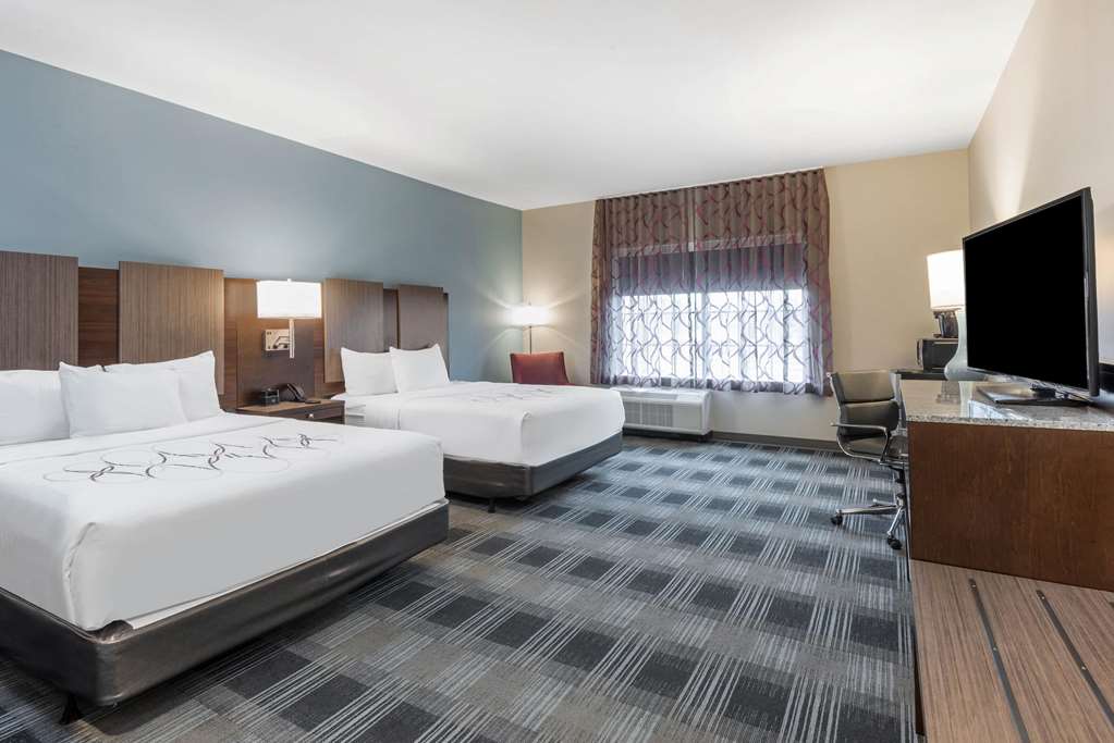 La Quinta Inn & Suites by Wyndham Aberdeen APG - photo 15