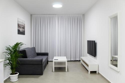 Luxury Suite Apartment #67 By Hashdera Eilat — 4-Star Luxury Hotel in Eilat, Israel
