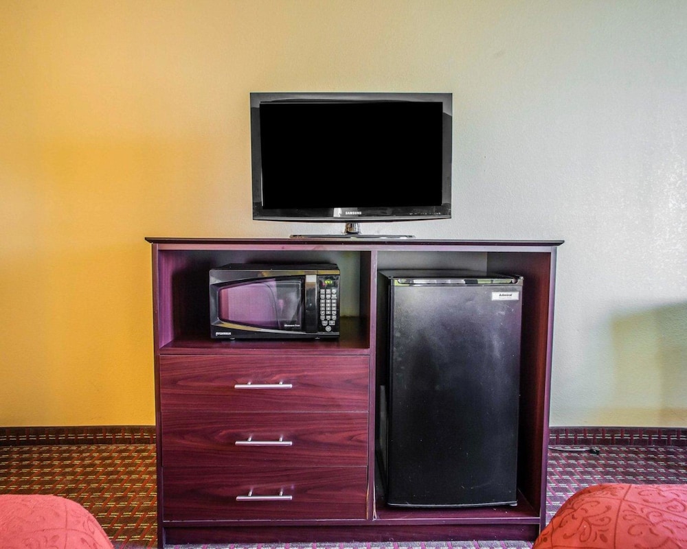 AmericInn by Wyndham Mosinee Central Wisconsin Airport - photo 47