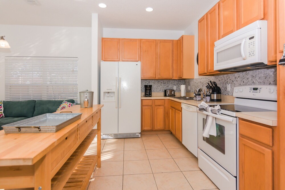 5Br 3Bath Private Townhome 13min Disney 1496ft - photo 18