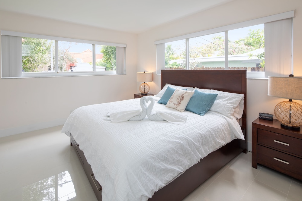 Pompano Suites by the Beach - photo 11