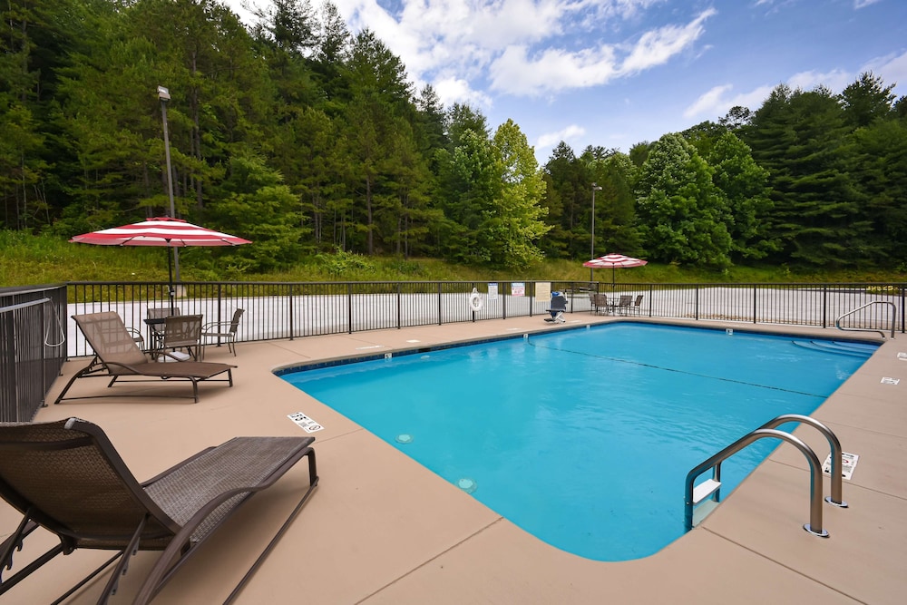 Hampton Inn Brevard - photo 19