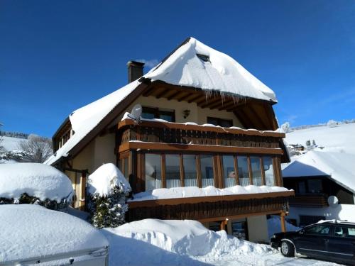 Happy Big Family — 4-Star Luxury Hotel in Oberried, Germany