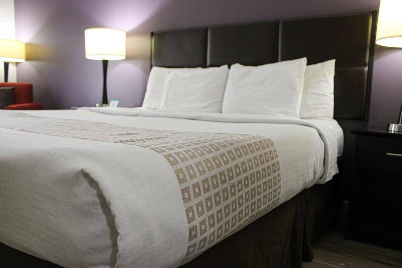 Parkwood Inn & Suites - photo 28