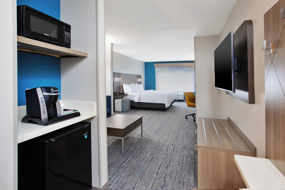 Holiday Inn Express & Suites W. Monroe by IHG - photo 8