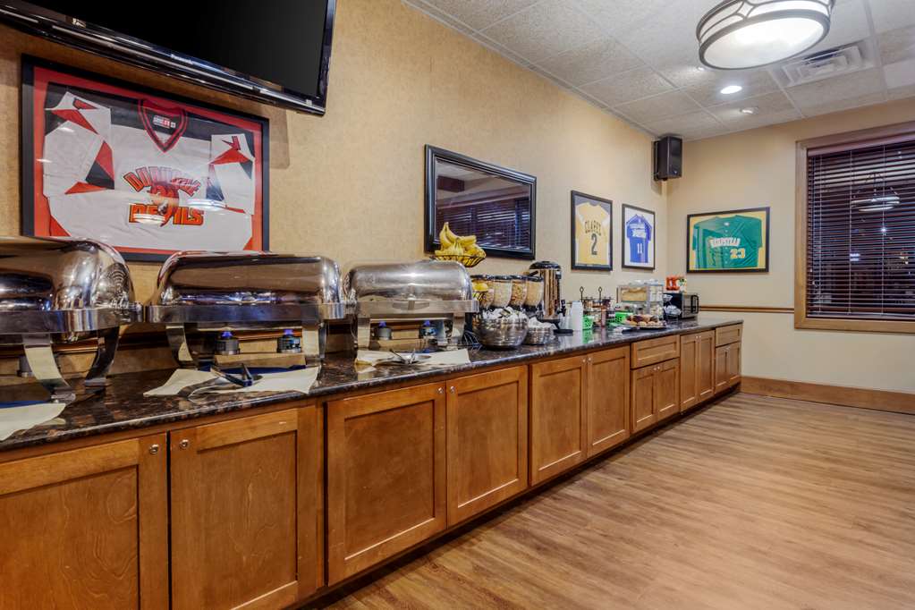 Best Western Plus Dubuque Hotel & Conference Center - photo 36
