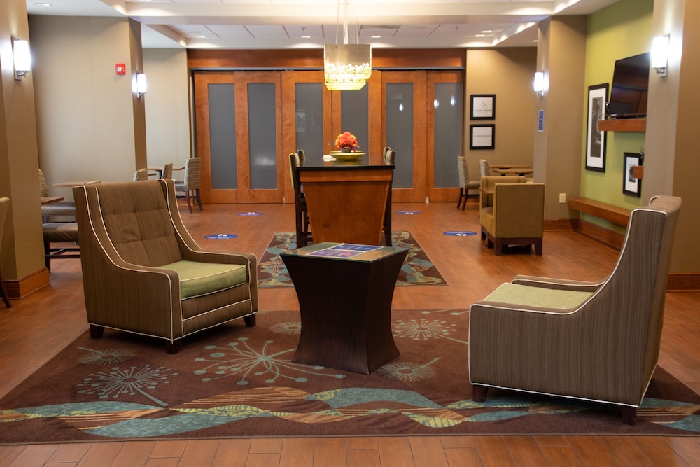 Hampton Inn Fayetteville - photo 6
