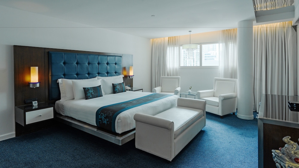 Night Hotel Bangkok Asok Sukhumvit 15 — 4-Star Luxury Hotel in Bangkok, Thailand