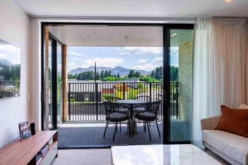 Alps Vista Retreat Wanaka — 4-Star Luxury Hotel in Wanaka, New Zealand