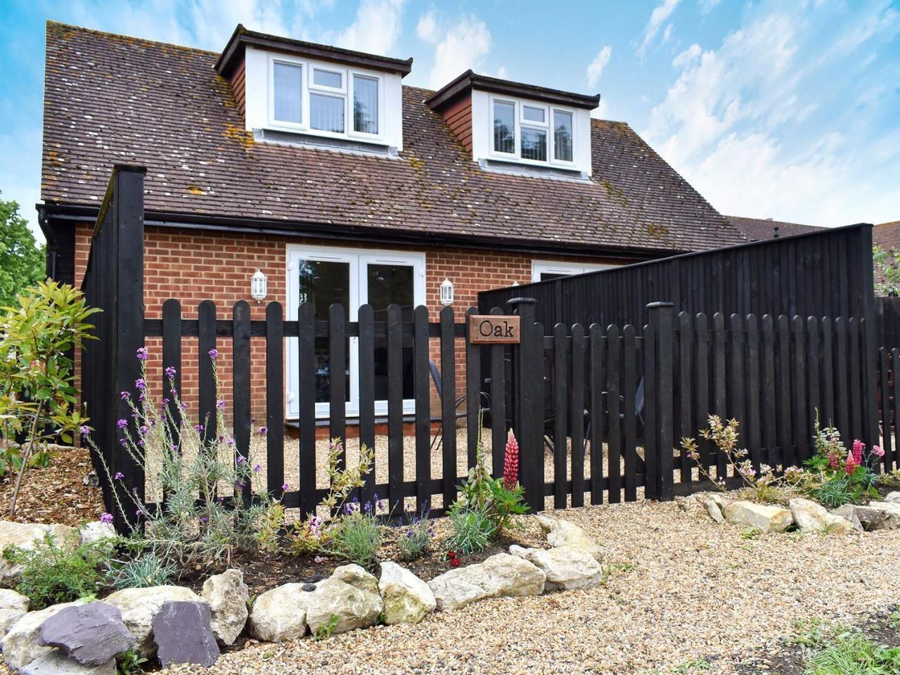 Oak Uk11993 - last minute hotel in Greenhill
