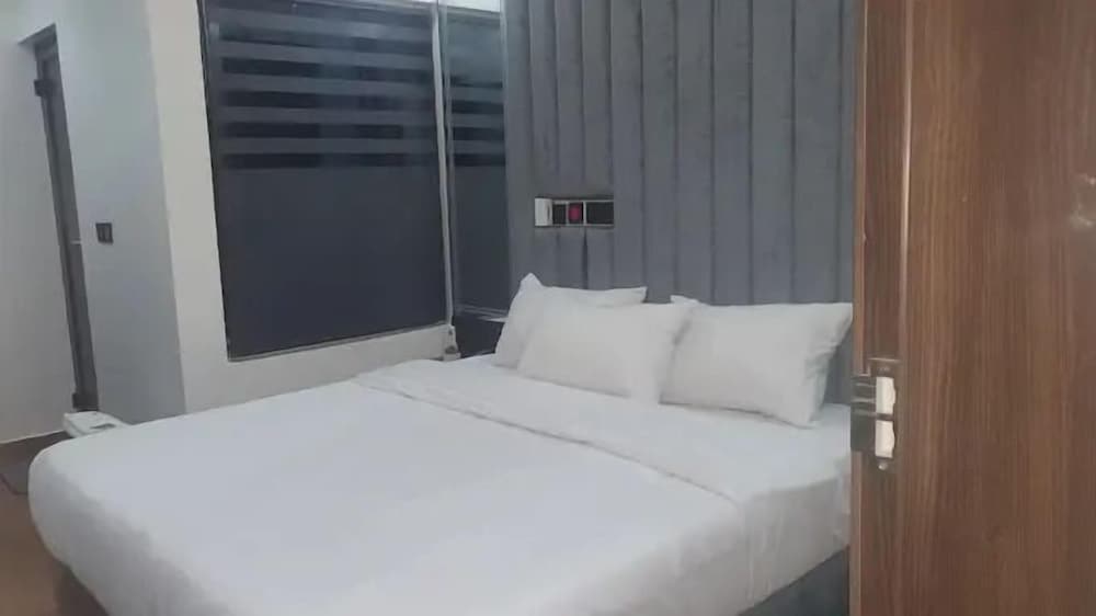Q Nuts Lounge And Suites - last minute hotel in Lagos