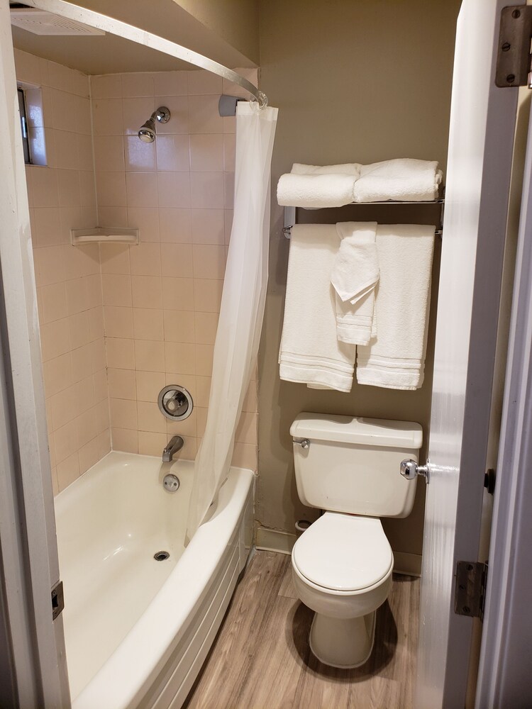 Yakima Valley Inn - photo 27
