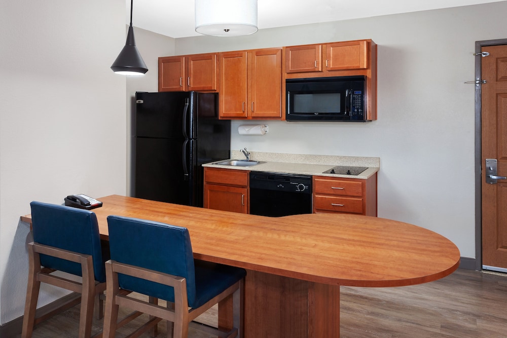 Candlewood Suites Louisville North by IHG - photo 18