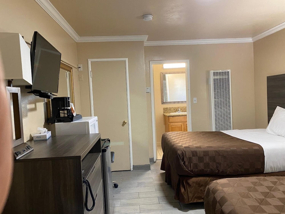 Holland Inn & Suites - photo 16
