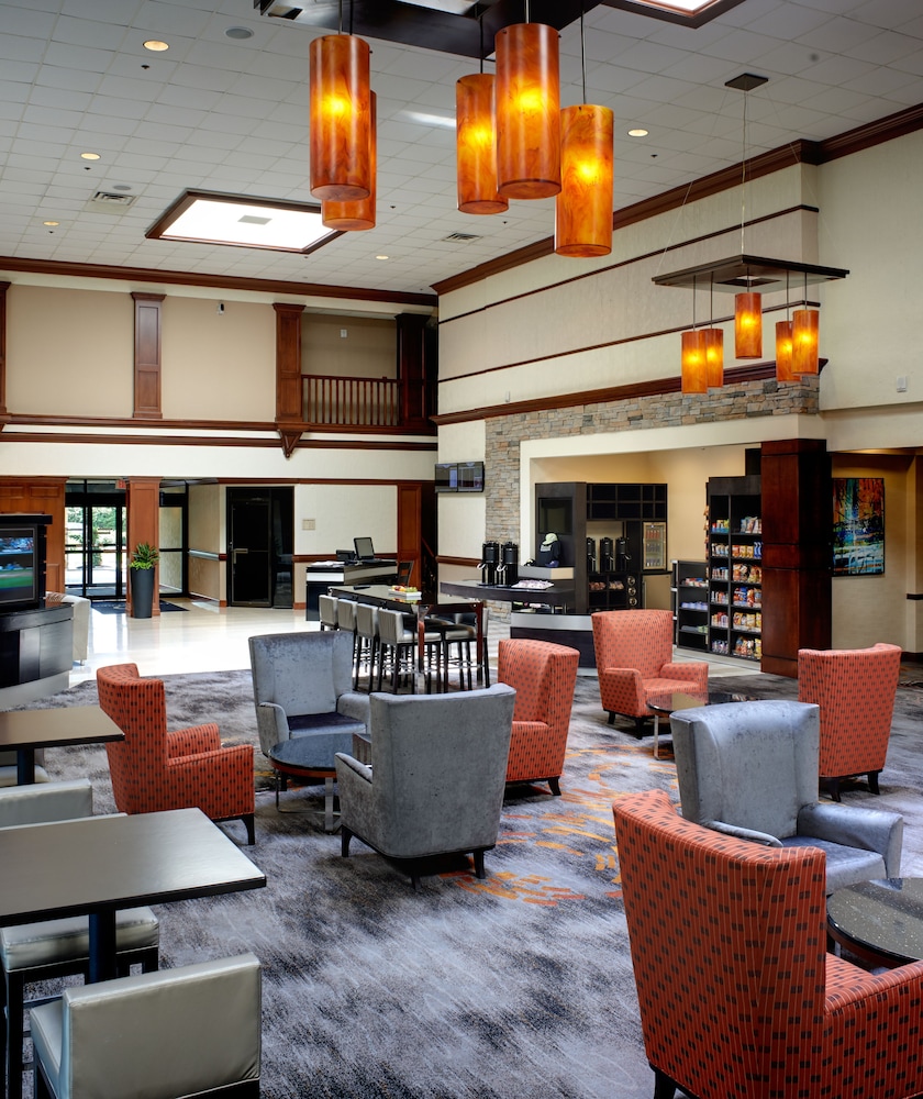 DoubleTree by Hilton Dearborn — Dearborn — photo 2