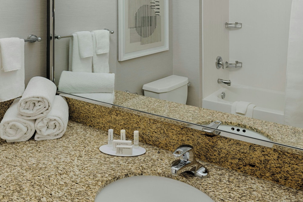 Courtyard by Marriott Springfield Downtown - photo 20