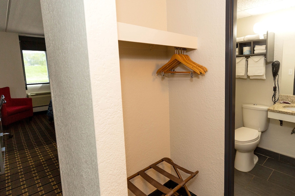 Coratel Inn & Suites by Jasper Mankato - photo 21