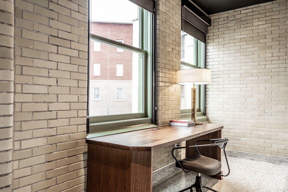 Bottleworks Hotel - photo 40