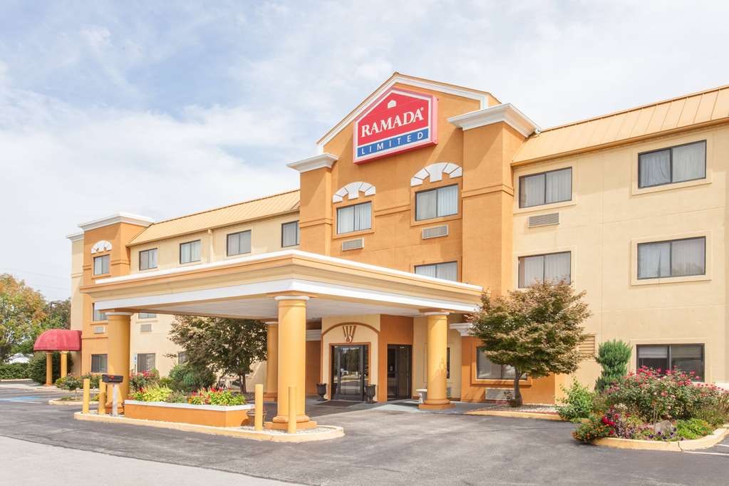 Ramada Limited Decatur - carbon neutral hotel in Forsyth