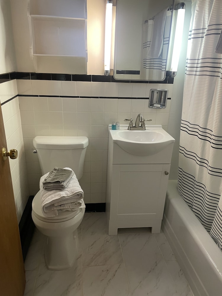 The Arsenal Inn - photo 18
