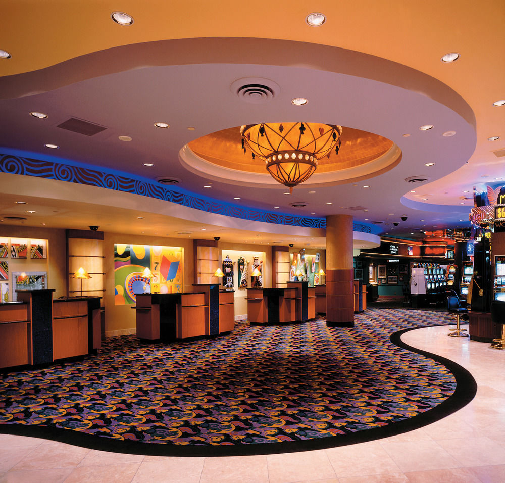 Harrah's Casino Hotel Reno - photo 2